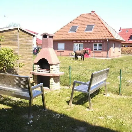 Ferienhaus, An Den Boddenwiesen 36,